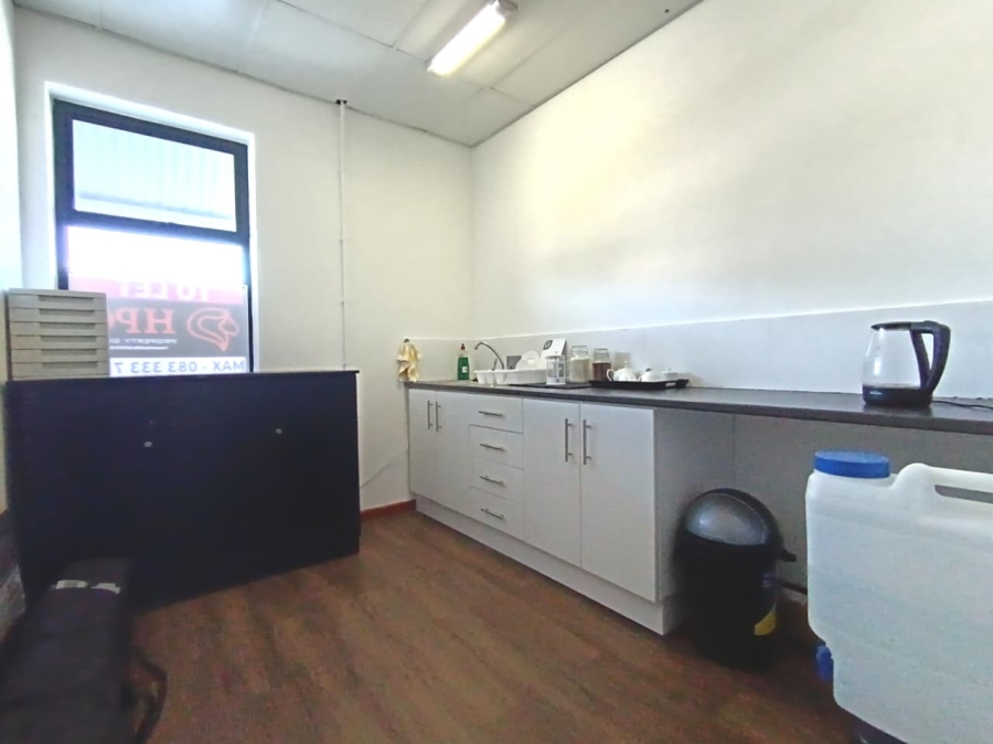 To Let Commercial Property for Rent in Fairview Eastern Cape
